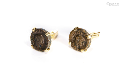 PAIR OF GOLD AND ANTIQUE COIN CUFFLINKS