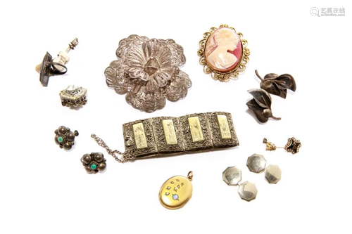 ASSORTMENT OF JEWELLERY