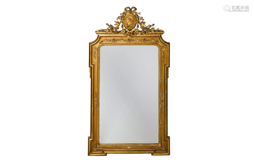 ANTIQUE CARVED GILTWOOD MIRROR