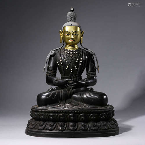 A Gilt-bronze Statue of Amitayus Buddha