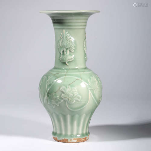 A Longquan Kiln An-decorated Vase