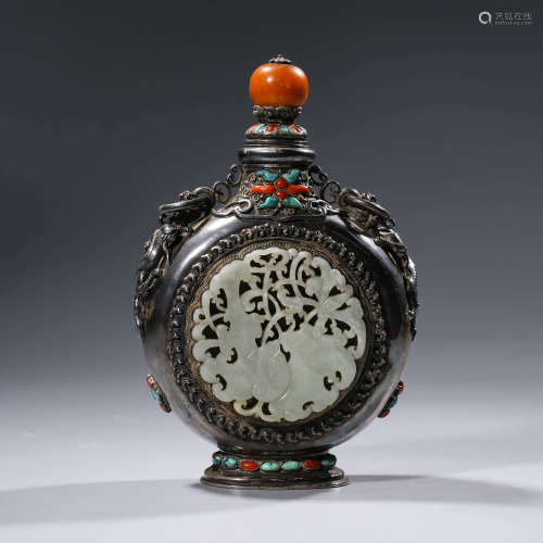 A Chinese Inlaid Silver Snuff Bottle