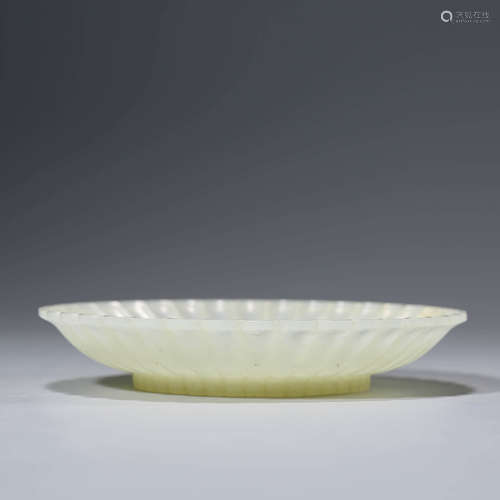 A White Jade Carved Chrysanthemum Dish