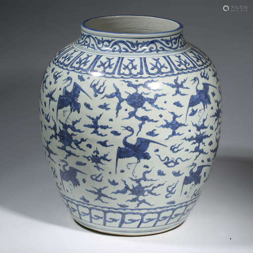 A Blue and White Clouds&Crane Porcelain Jar