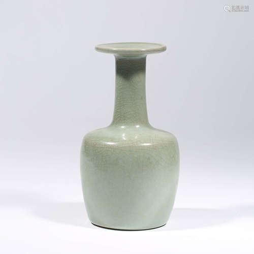 A Longquan Kiln Foliated-edge Vase