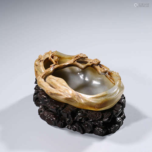 A Jade Plum Blossom Shaped Washer