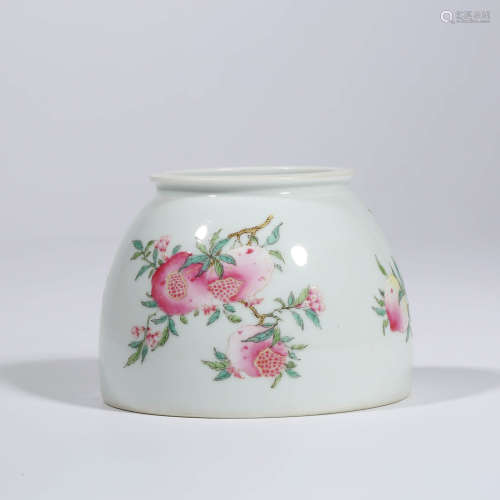 A Famille Rose Peaches Pattern Waterpot
