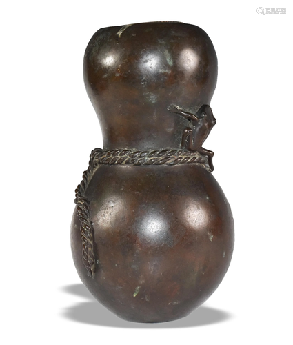 Japanese Bronze Gourd Vase with Frog, Meiji