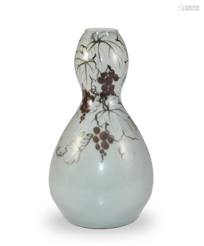 Japanese Gourd Form Vase withGrape and Vine Decoration