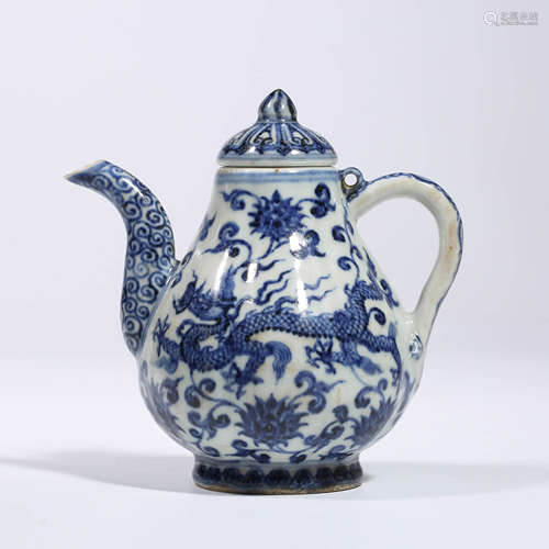 A Blue and White Dragon Pattern Ewer