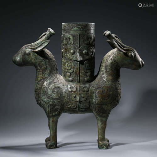 A Bronze Carved Double-headed Ram Vessel