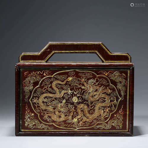 A Gold-inlaid Loop-handle Box