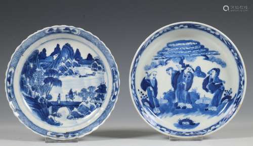 China, twee blauw-wit porseleinen schoteltjes, 18e eeuw,