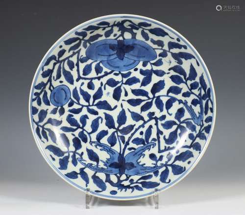 China, een blauw-wit porseleinen bord, ca. 1900,