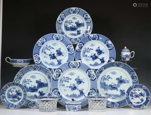 China, een blauw-wit porseleinen serviesgedeelte, laat Qing-...