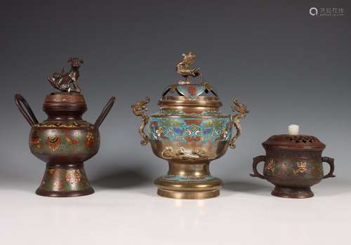 China, drie bronzen-cloisonne koro's, 1e helft 19e eeuw,