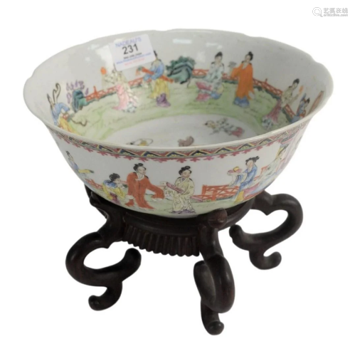 Famille Rose Scalloped Edged Bowl decorated with woman