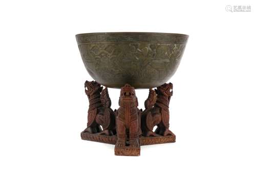 AN EARLY 20TH CENTURY CHINESE BRONZE BOWL