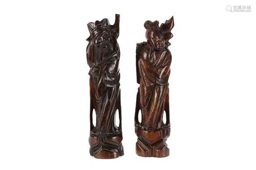 A LOT OF TWO 20TH CENTURY CHINESE CARVED WOOD FIGURES