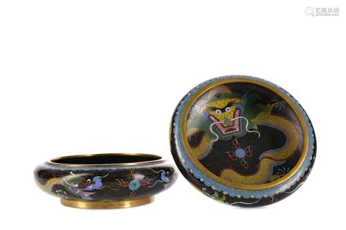 A PAIR OF 20TH CENTURY CHINESE CLOISONNE CIRCULAR BOWLS