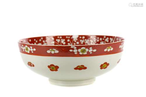 AN EARLY 20TH CENTURY JAPANESE BOWL