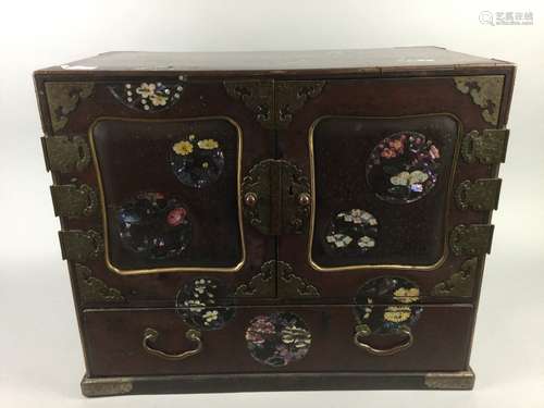 AN EARLY 20TH CENTURY CHINESE LACQUERED TABLE CABINET