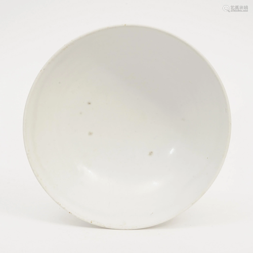 A WHITE PORCELAIN BOWL FROM XING KILN