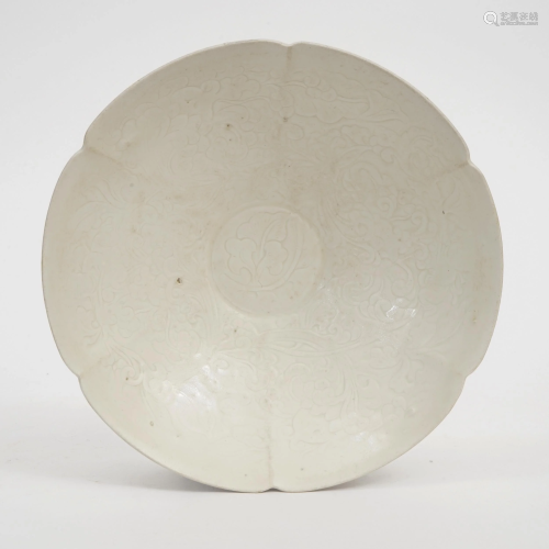 A RARE DING KILN BOWL WITH ENGRAVED FLOWER PATTERN