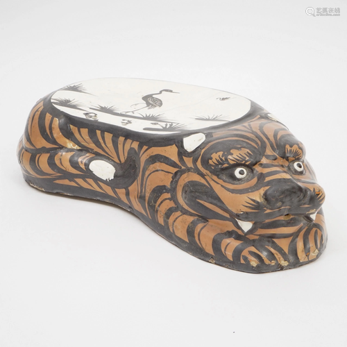 A CIZHOU KILN TIGER-SHAPED PILLOW