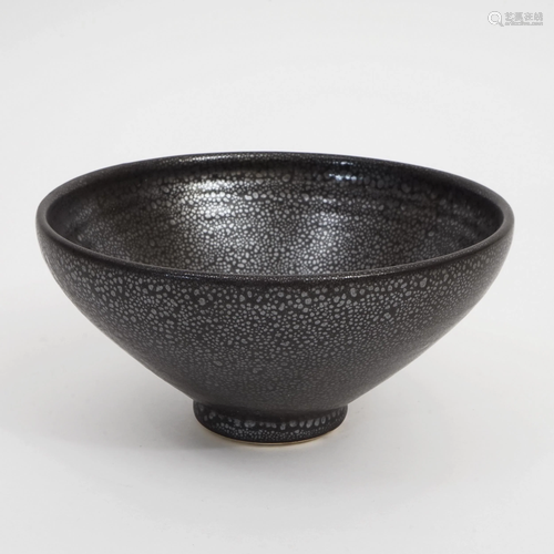 A CIZHOU KILN BOWL WITH OIL DROP ORNAMENTS