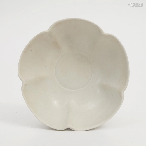 A FLOWER-SHAPED BOWL