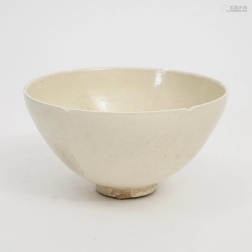 A WHITE PORCELAIN BOWL OF DING KILN SERIES