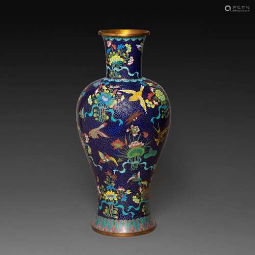 VASE DE FORME BALUSTREen cuivre et émaux cloisonnés polychro...