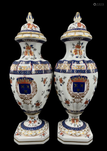 Pair Porcelain De Paris Armorial Lidded Urns
