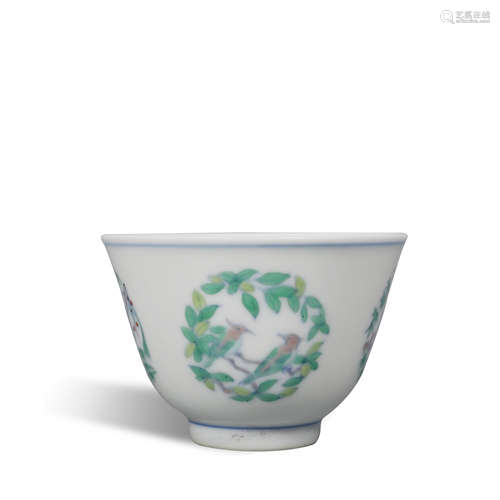 Qianlong pink flower bird pattern cup in Qing Dynasty