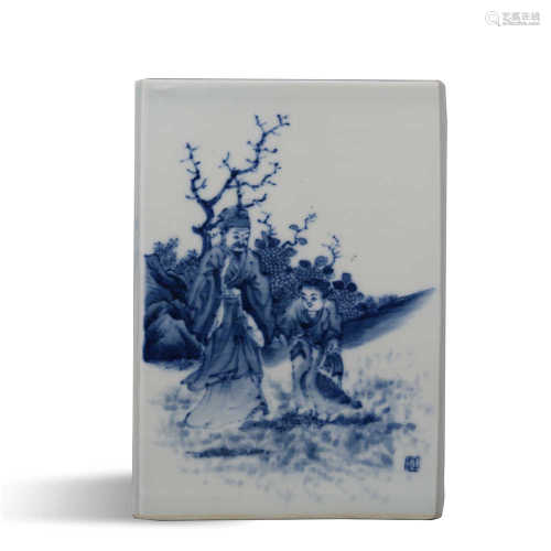 The brush holder with blue and white characters in the Repub...