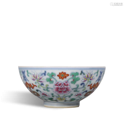 Daoguang powder color flower bowl in Qing Dynasty
