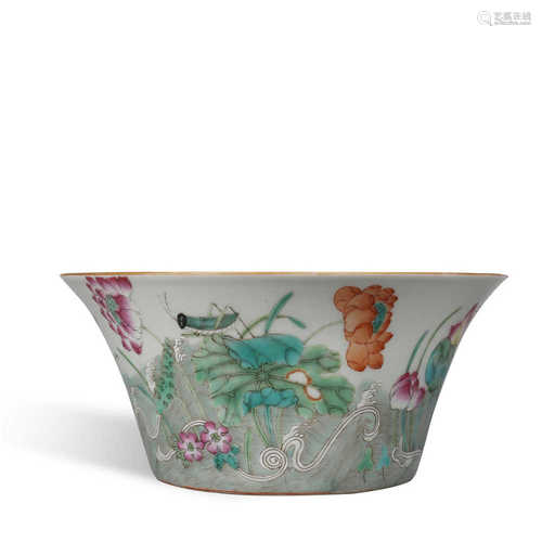 Qing Dynasty Qianlong pastel horseshoe bowl