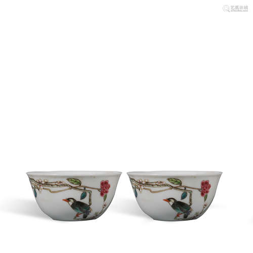 A pair of pink flower and bird shaped cups in Qing Dynasty