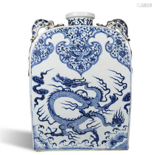 Blue and white dragon shaped flat bottle of Yuan Dynasty