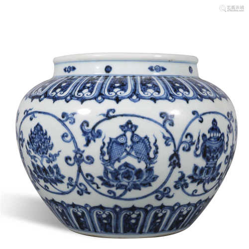 Xuande blue and white pot in Ming Dynasty