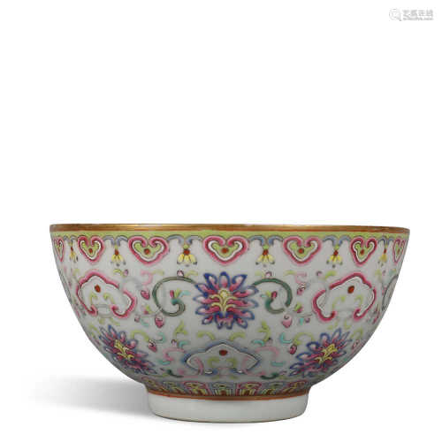 Xianfeng famille rose bowl in Qing Dynasty