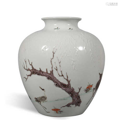 Pastel bottle in Qing Dynasty