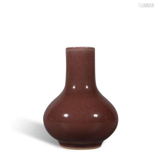 Qing Dynasty Qianlong red glaze bottle