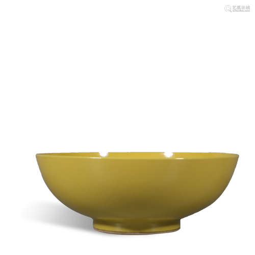 Lemon yellow glazed bowl of the Republic of China