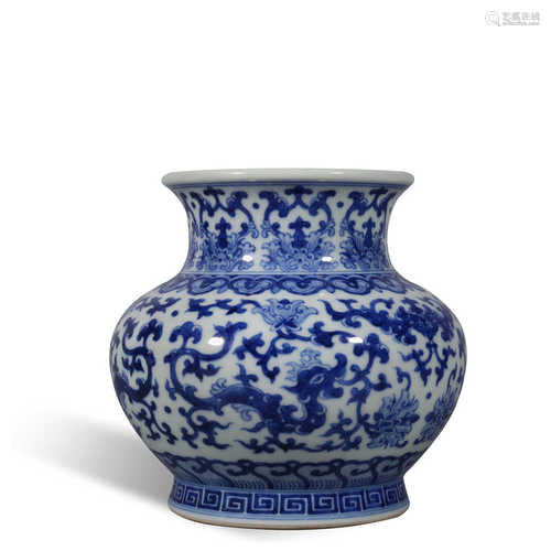 Blue and white dragon pattern slag bucket in Jiaqing of Qing...