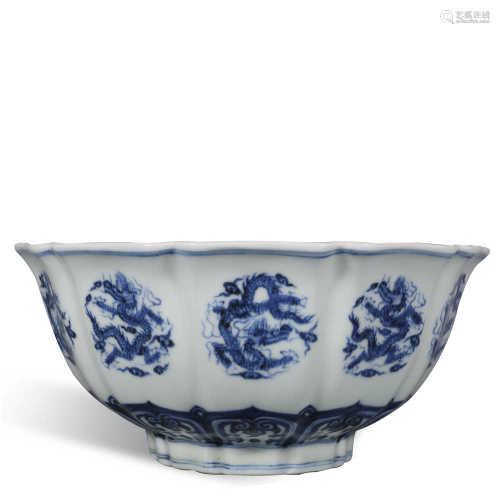 Xuande blue and white dragon bowl in Ming Dynasty