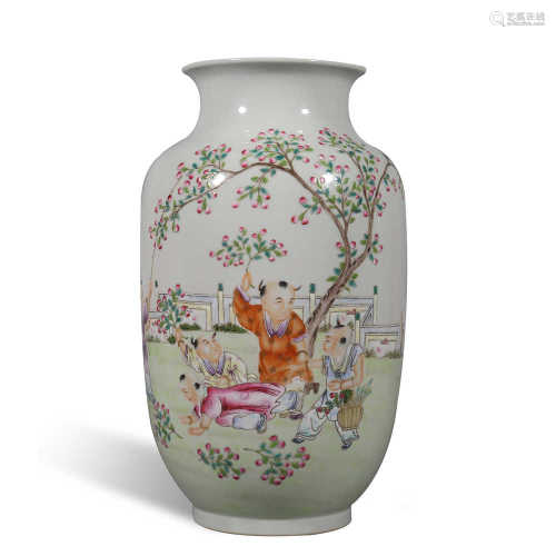 Qing Dynasty Qianlong pink baby play pattern lantern bottle