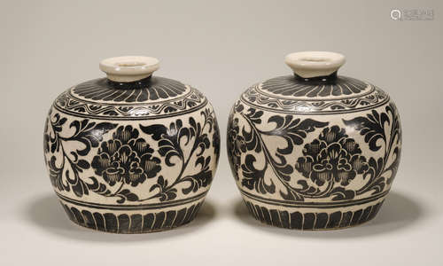 Song Dynasty - Pair of Cizhou Ware Vases