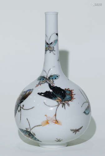 Qing Dynasty - Colored and Patterned Vase